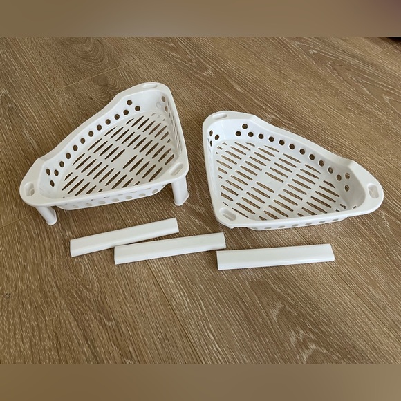 White Plastic Corner Shelf - stackable - Picture 4 of 4